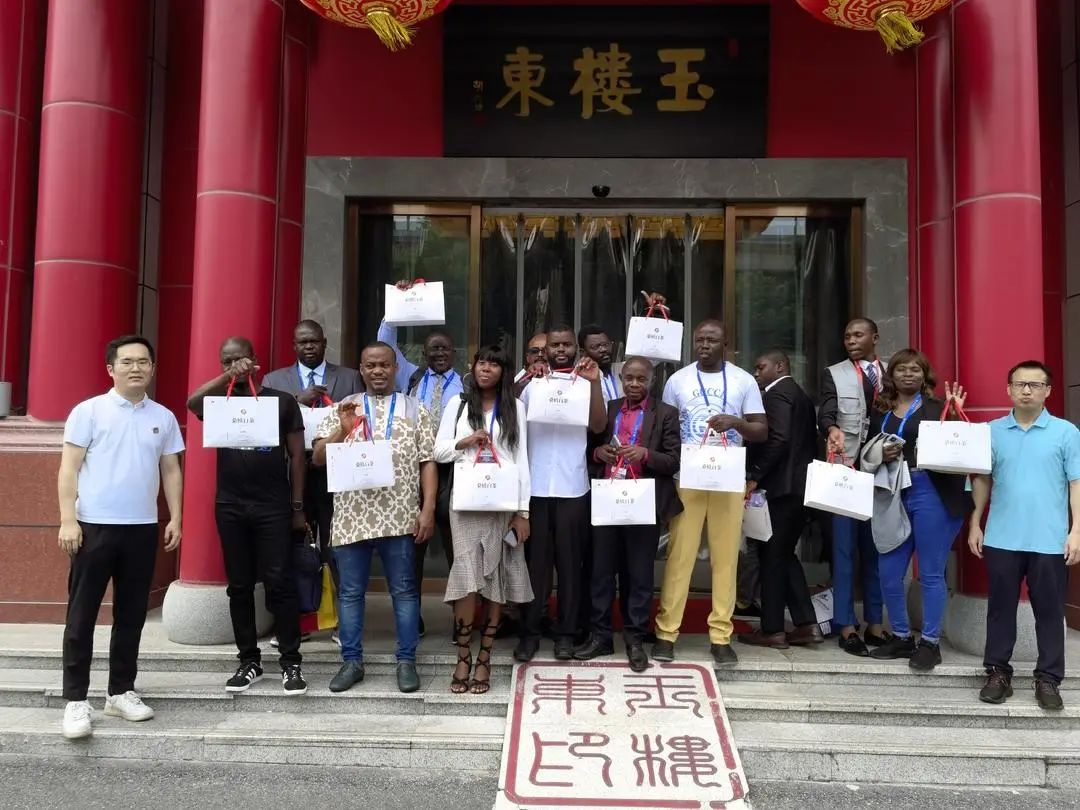 湘豐桑植白茶亮相“第三屆中非經(jīng)貿(mào)博覽會”